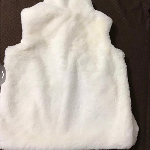 Hanna Andersson Faux Fur Vest and Tedbear Hat Bundle Size 5 K302 - Picture 6 of 12